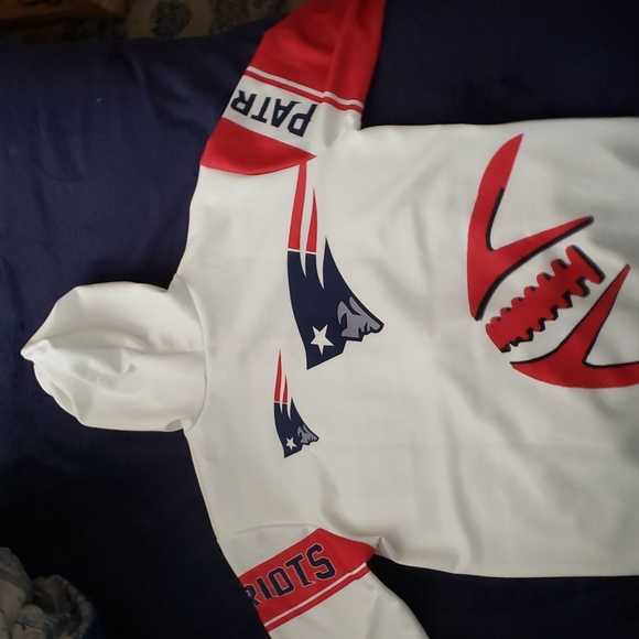 New England Patriots zip down hoodie! - Picture 2 of 3